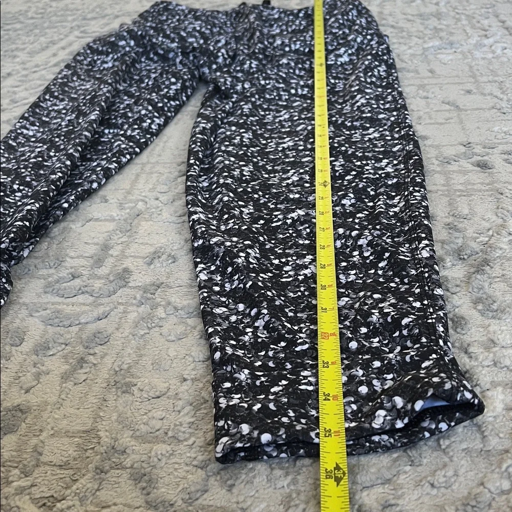 Lululemon Joggers Black and White Patterned Pants Dri fit material